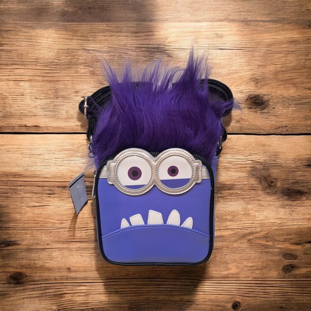 Universal Studios Despicable Me Evil Purple Minion Loungefly Crossbody Purse NEW